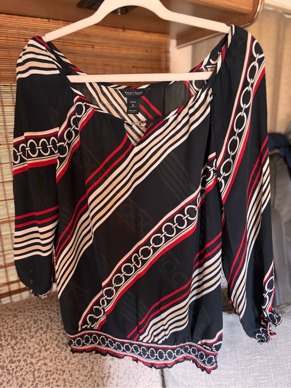 🌺White House Black Market Navy Red and White Chain-Print V-Neck Blouse🌺
